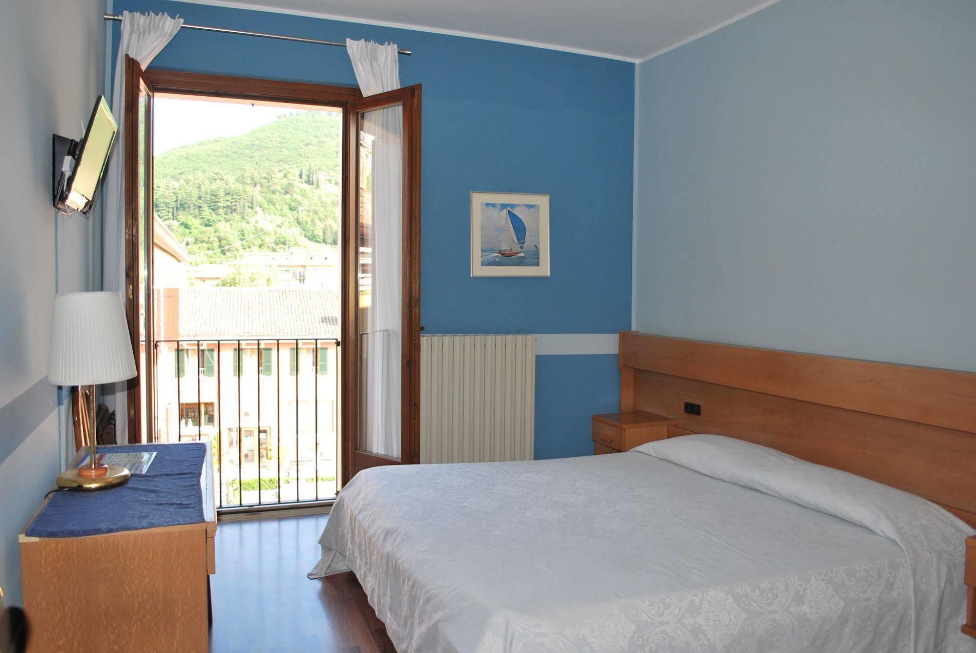 Albergo All'Ancora Garda  Zewnętrze zdjęcie