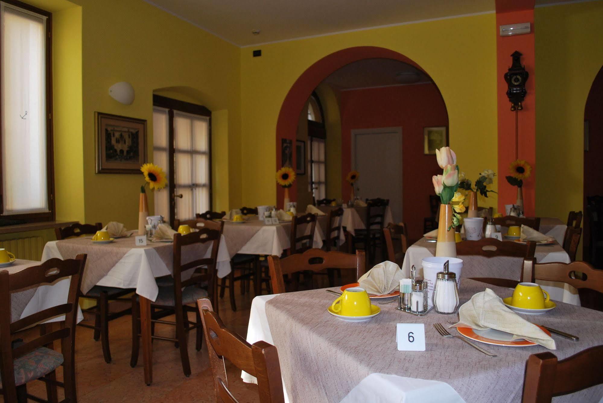 Albergo All'Ancora Garda  Zewnętrze zdjęcie